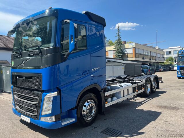 แชสซีพร้อมห้องโดยสารคนขับ Volvo FH 500 6x2 Chassis  ADR, Hydraulik, Retarder, L...
