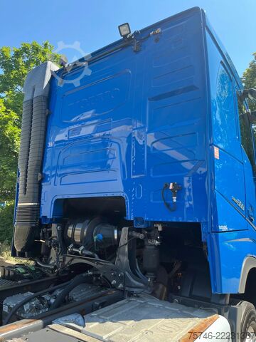 แชสซีพร้อมห้องโดยสารคนขับ Volvo FH 500 6x2 Chassis  ADR, Hydraulik, Retarder, L...