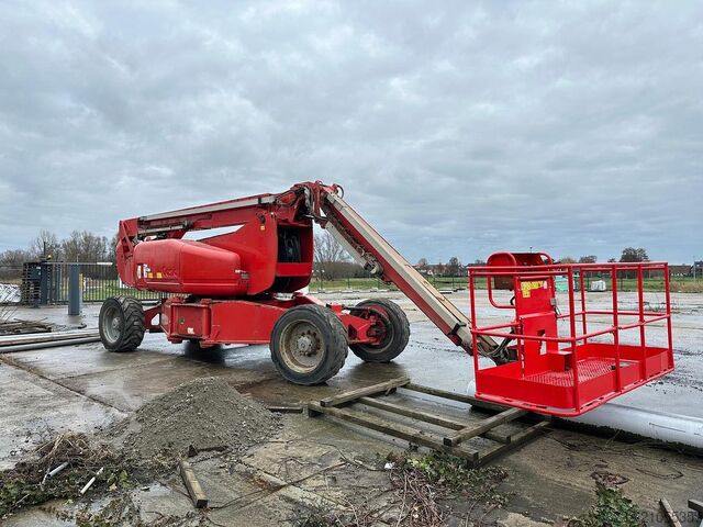 Ridicator cu braț articulat Genie ZX135-70