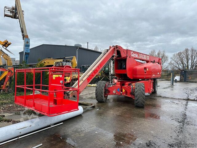 Ridicator cu braț articulat Genie ZX135-70