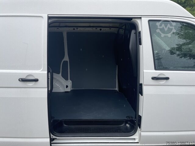 Furgoneta Volkswagen T6 Transporter 2.0TDI L1H2 *AHK*WEBASTO*KLIMA*