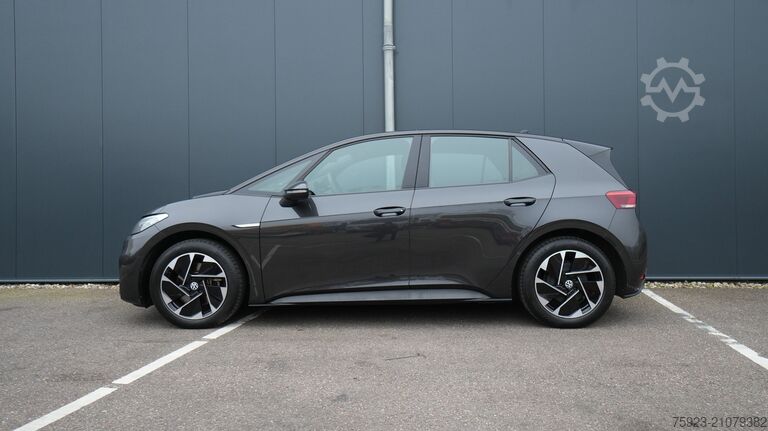 Passenger transportation Volkswagen ID.3 PURE 45KWH