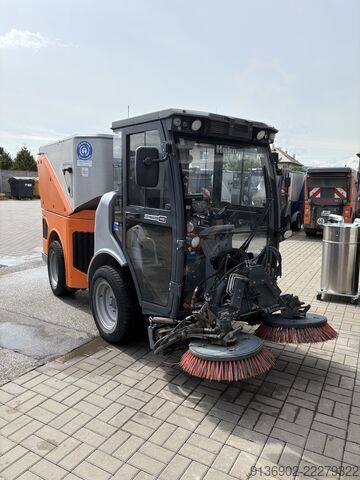 Gatvių valymo mašina Hako Citymaster 1650