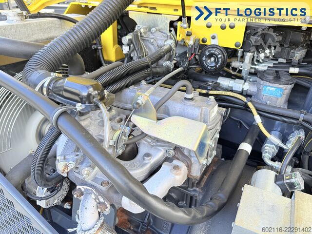 Fyrvägstruck Combilift CB2500 GAS TRIPLEX 4900 FORK POSITIONER