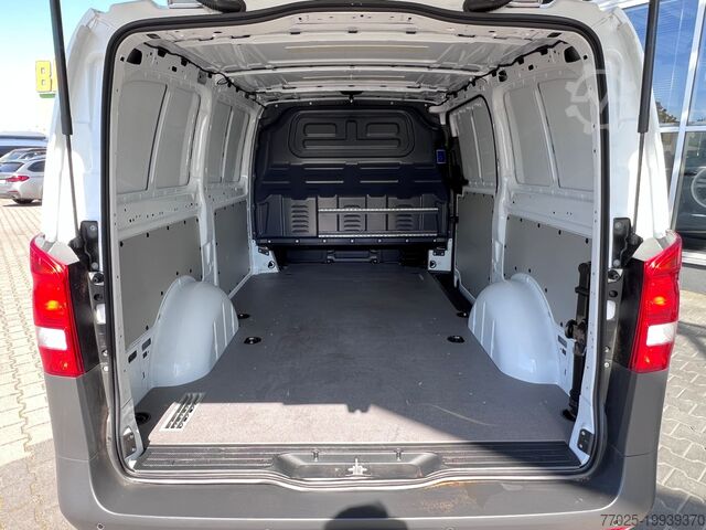 Garais paneļu furgons Mercedes-Benz Vito