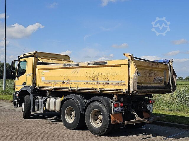 Volquete de 3 lados MERCEDES-BENZ ACTROS 2643