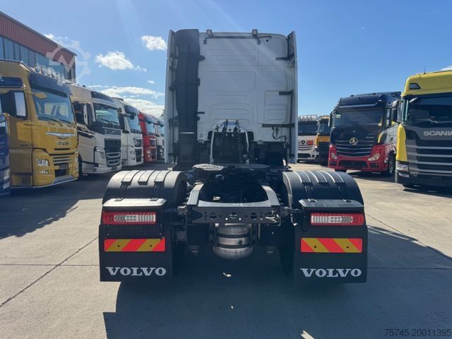 Standarta vilcējs VOLVO FH 500 * GLOBEBETROTTER * ADR*KIPPHYD*STANDKLIMA