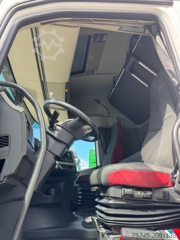 Standarta vilcējs VOLVO FH 500 * GLOBEBETROTTER * ADR*KIPPHYD*STANDKLIMA