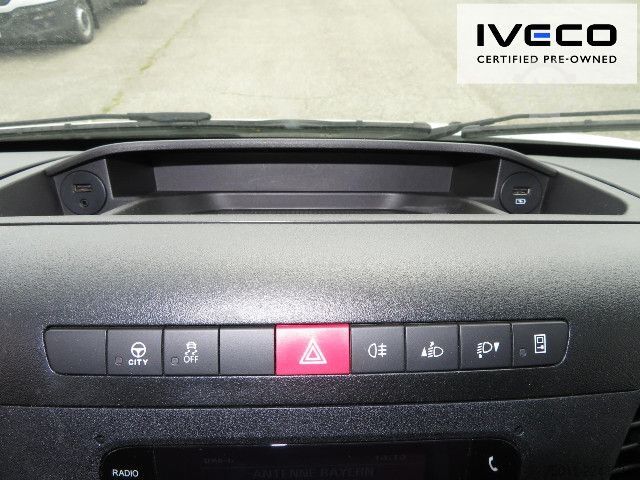Furgons ar kasti IVECO Daily 70C18HA8/P Koffer/LBW Klima, NL 3228kg