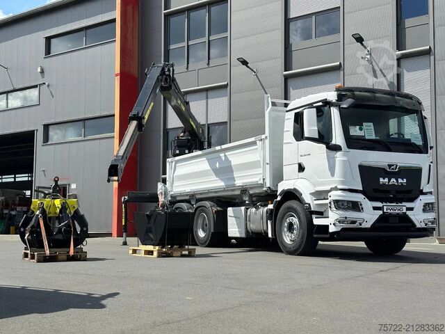 Tipper with crane MAN TGS 33.440 6x4 BL Tajfun Liv L150K Recycling Kran