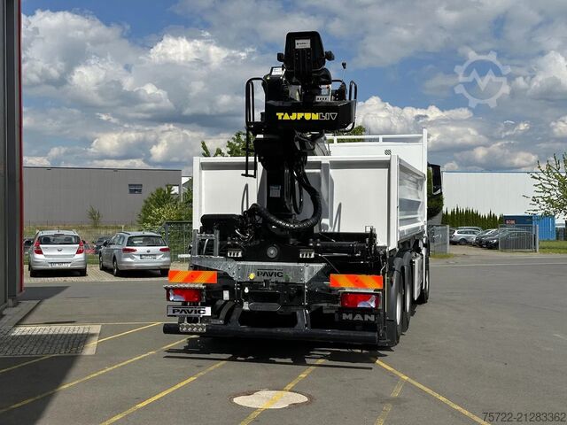 Tipper with crane MAN TGS 33.440 6x4 BL Tajfun Liv L150K Recycling Kran