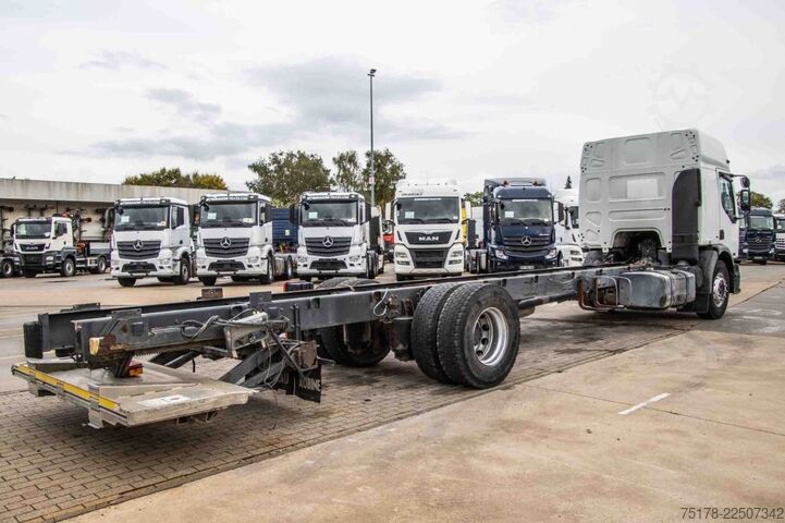 Šasija ar kabīni RENAULT PREMIUM 320
