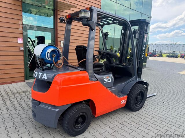 Wózek widłowy Toyota 06-8FGF30 / Triplex / 2021 year