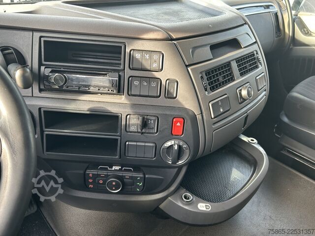 Standard-SZM DAF XF 450 FT Space Cab / 593 dkm / Skirts / MX Bra...