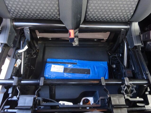 Furgon blaszak FORD Transit Custom Kasten 300 L1H1 Trend 130PS
