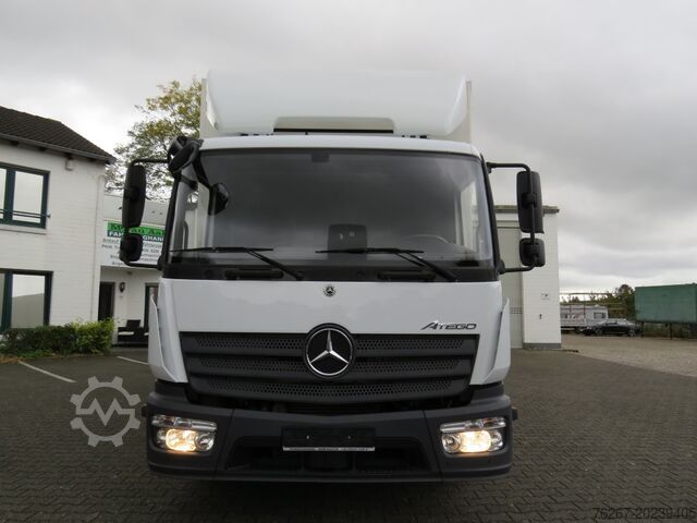 Atego 816 L plan med presenning 7,2 m og bakløfter Mercedes-Benz Atego 816