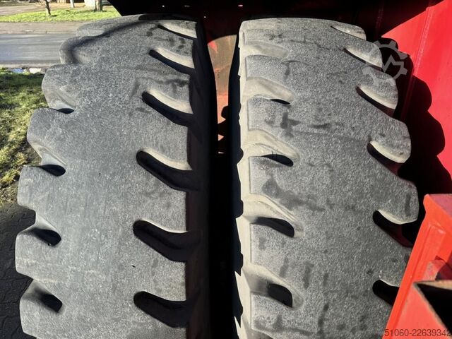 पूरा कंटेनर स्टेकर तक पहुँचता है CVS Ferrari F481
