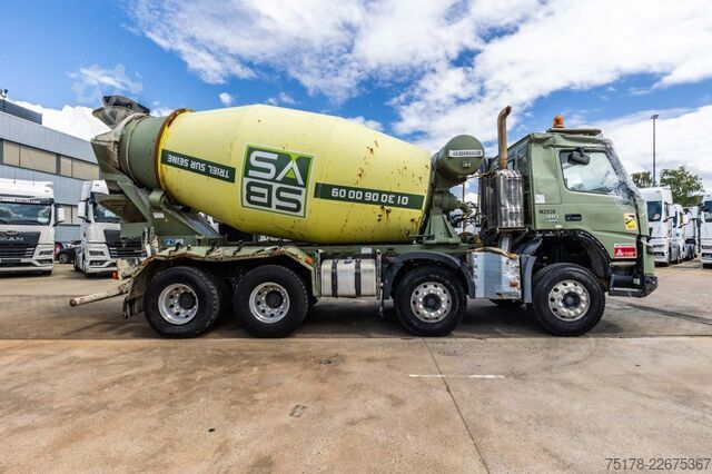 Blender VOLVO FMX 410+LIEBHERR