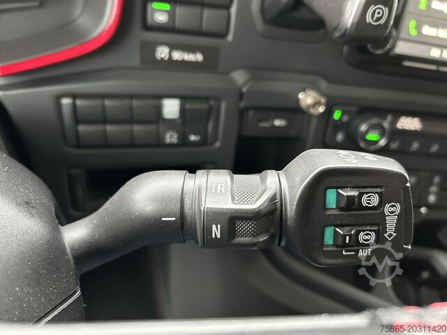 Standard-SZM Scania S 520 V8 Highline / Retarder / 920 dkm / 2 Tank...
