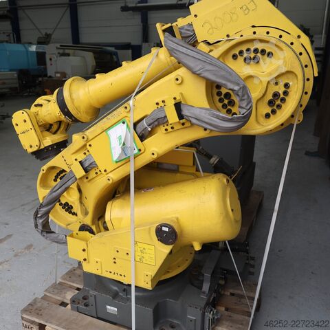 Robot przemysłowy FANUC R-2000iA/210F mit R-J3iB und Bediengerät
