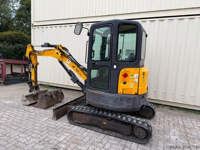 Мини багер BOBCAT E26 / 2016 BJ / 3 x Löffel
