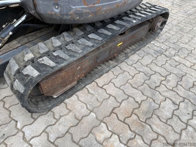 Мини багер BOBCAT E26 / 2016 BJ / 3 x Löffel