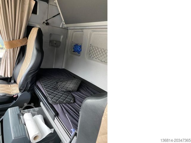 Камион със сменяема надстройка MAN TGX 26.480 6x2 BDF XXL ACC
