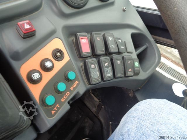 Челен товарач KUBOTA R085 SW + Klappschaufel + Gabeln
