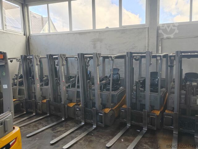 Електрически - 4 колела Jungheinrich EFG320 (PACKAGE x 5pc) no battery