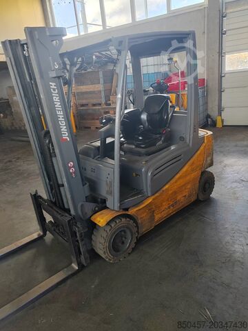 Електрически - 4 колела Jungheinrich EFG320 (PACKAGE x 5pc) no battery
