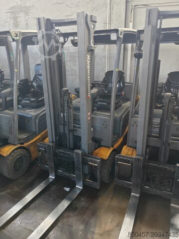 Elektrisch – 4 wielen Jungheinrich EFG320 (PACKAGE x 11pc) no battery