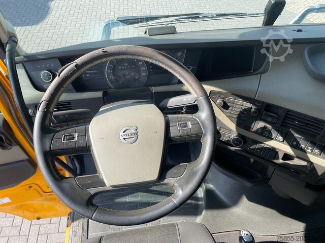 Standard-SZM Volvo FH 6x4 / BIG Axles / PTO-Hydraulics / APK-TÜV 0...