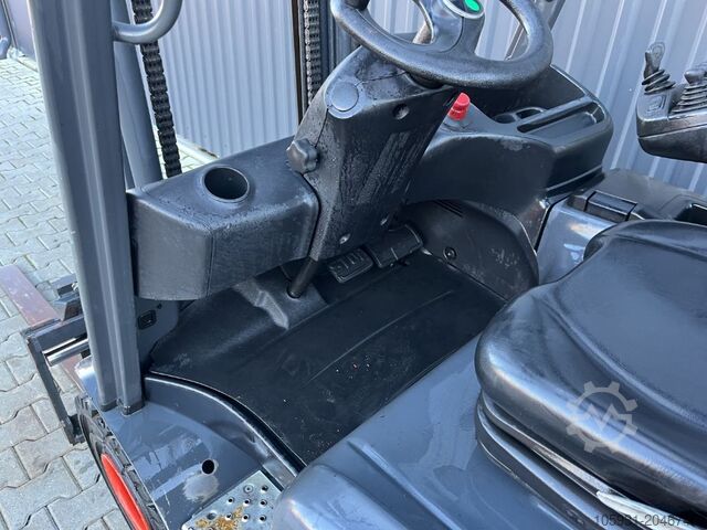 Chariot élévateur électrique à 4 roues Linde E25-01