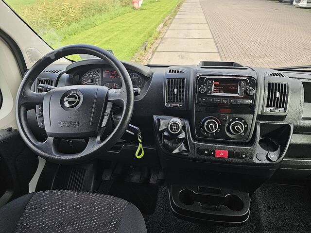 Aukšto stogo universalas OPEL MOVANO 2.2 L2H2 Airco Euro6
