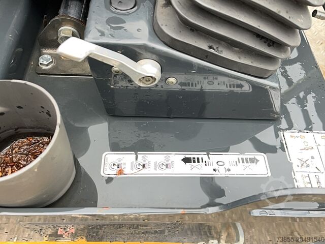 Roller gabungan Bomag BW 125 AC-4