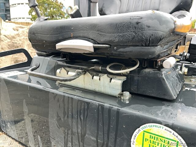 Roller gabungan Bomag BW 125 AC-4