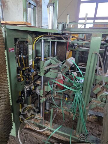 Through-feed machining center Hundegger p10