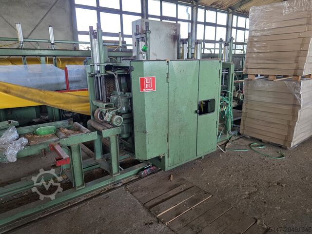 Through-feed machining center Hundegger p10