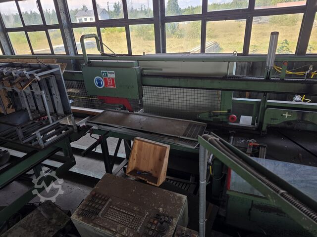 Through-feed machining center Hundegger p10