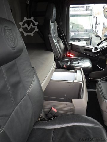 Standard tractor unit SCANIA R 450 A Highline/Ret./Hydr./Safety/Leder/Spoiler