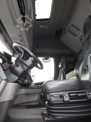 Standard tractor unit SCANIA R 450 A Highline/Ret./Hydr./Safety/Leder/Spoiler