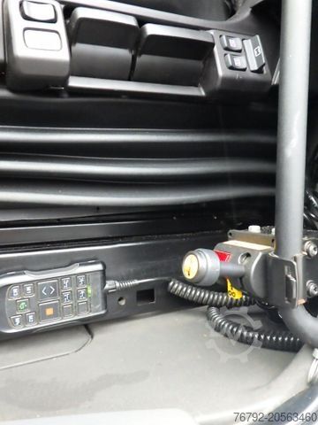 Standard tractor unit SCANIA R 450 A Highline/Ret./Hydr./Safety/Leder/Spoiler