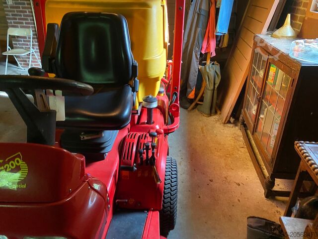 Gianni Ferrari PG 200 Special ride-on mower – mulching and suction unit ferrari gianni pg 200 special