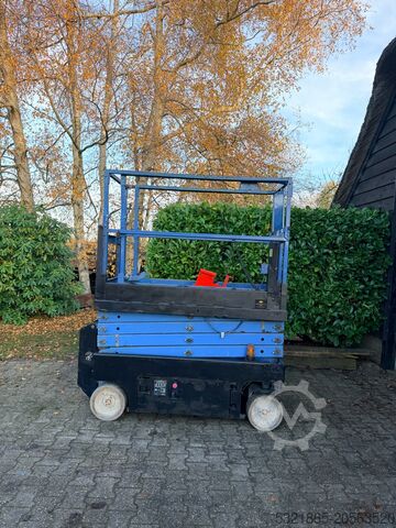 2 x Genie GS 1932 scissor lift access platform genie gs 1932