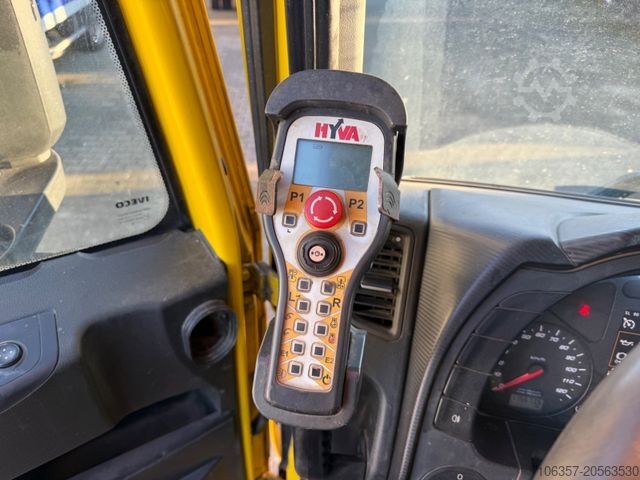 Skip truck IVECO X-WAY 6x4 AD260X42ZOFF  Blattgefedert HYVA