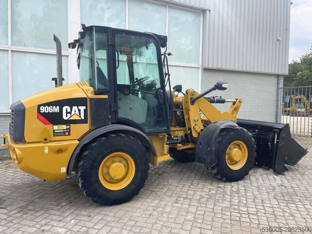 Ratinis krautuvas CAT 906 M    2018
