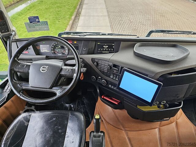 Estándar-SZM VOLVO FH 16.660 8X4 175 TON