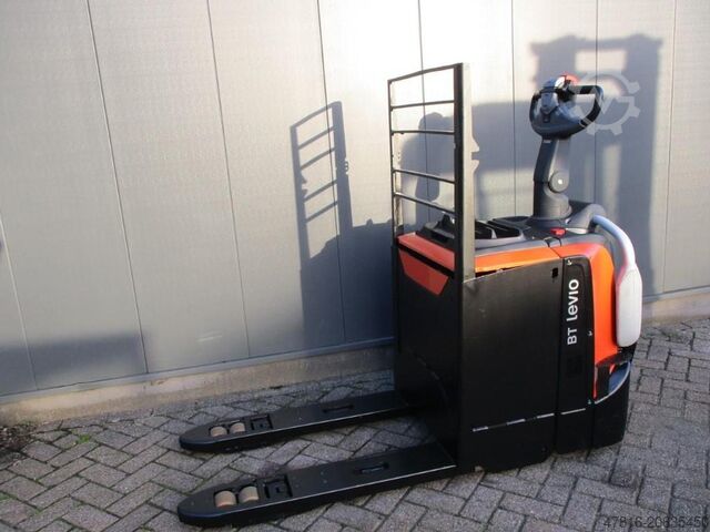 Kamioni sa paletama TOYOTA LPE250