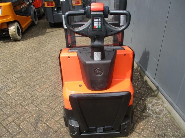Pallet stacker BT SWE 200D