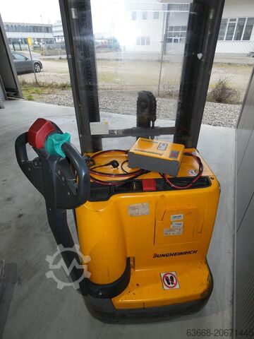 Deichselstapler Jungheinrich EJC 212- 470 DZ